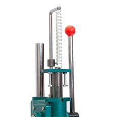 Maquina remachadora de ojal